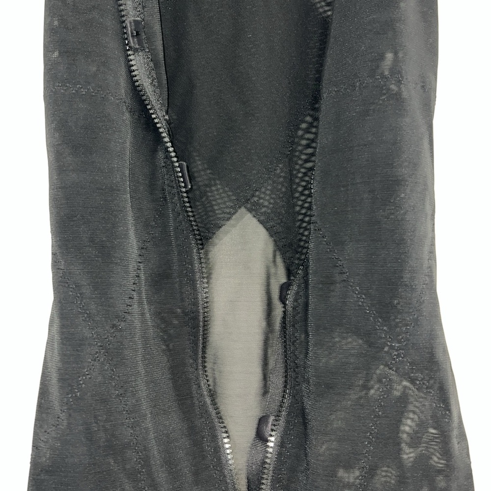 Men’s Medium Zip-Up Compression Top - Picture 3 of 4